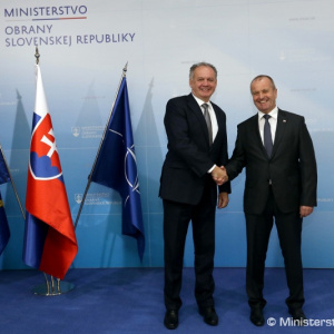 Prezident A. Kiska sa stretol s predstaviteľmi ministerstva obrany a ozbrojených síl