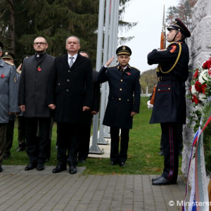Minister Gajdoš ocenil vojnových veteránov pamätnými medailami