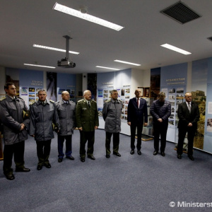 Profesionálni vojaci a zamestnanci rezortu obrany vzdali úctu zosnulým vojakom a kolegom
