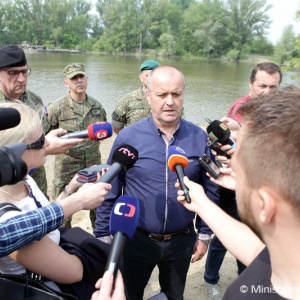 Vojaci aktívnych záloh sa v Seredi pripravujú na pomoc pri riešení krízových situácií