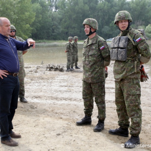 Vojaci aktívnych záloh sa v Seredi pripravujú na pomoc pri riešení krízových situácií