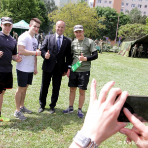 Minister Gajdoš predstavil študentom v Trnave dobrovoľnú vojenskú prípravu a účasťou podporil aj brannú súťaž