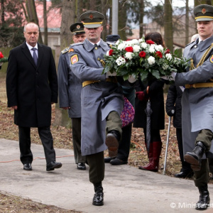 Minister Gajdoš si v Novákoch pripomenul 10. výročie  tragickej udalosti vo vojenskom opravárenskom podniku