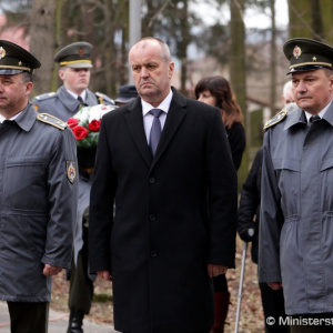 Minister Gajdoš si v Novákoch pripomenul 10. výročie  tragickej udalosti vo vojenskom opravárenskom podniku