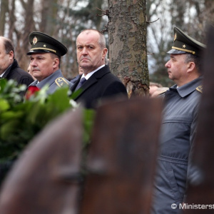 Minister Gajdoš si v Novákoch pripomenul 10. výročie  tragickej udalosti vo vojenskom opravárenskom podniku