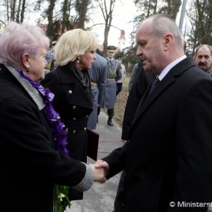 Minister Gajdoš si v Novákoch pripomenul 10. výročie  tragickej udalosti vo vojenskom opravárenskom podniku