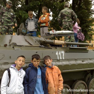 Vojaci z Trebišova otvorili brány kasární pre deti  