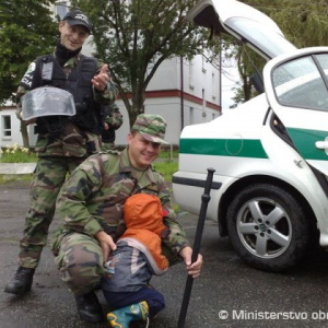 Vojaci z Trebišova otvorili brány kasární pre deti   