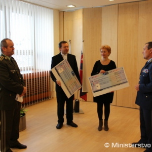 NATO Charity Bazaar finančne podporilo dve slovenské občianske združenia