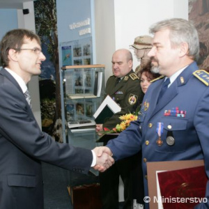 Do zálohy odchádza generál aj plukovníci