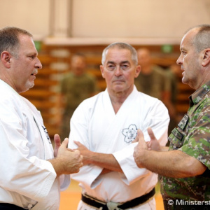 Slovenskí vojaci sa zúčastňujú na sústredení v karate, jeho prvky využívajú pri boji zblízka