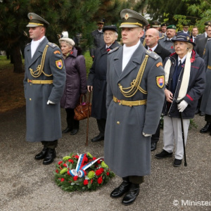 Predstavitelia rezortu obrany si uctili Deň vojnových veteránov v Bratislave 
