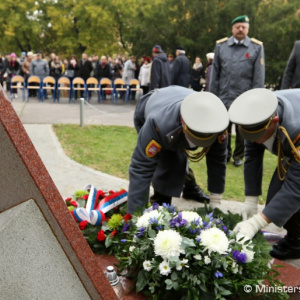 Predstavitelia rezortu obrany si uctili Deň vojnových veteránov v Bratislave 