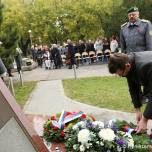 Predstavitelia rezortu obrany si uctili Deň vojnových veteránov v Bratislave 