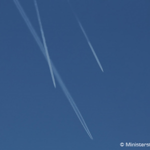 Nemecké lietadlo stratilo nad územím Slovenska spojenie, stíhacie lietadlá MiG-29 ho sprevádzali až do Českej republiky
