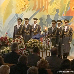 Minister P. Gajdoš sa rozlúčil s hrdinom SNP, generálporučíkom Jánom Husákom