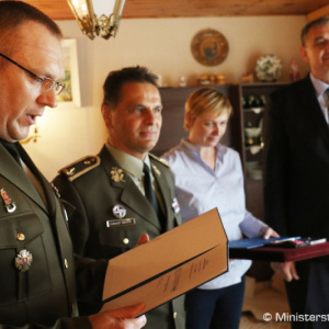 Minister Gajdoš zablahoželal generálovi Husákovi k 93. narodeninám