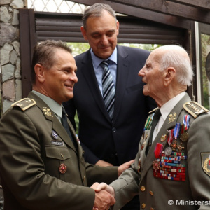 Minister Gajdoš zablahoželal generálovi Husákovi k 93. narodeninám