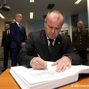 Rezort obrany si uctil pamiatku zosnulých vojakov a bývalých zamestnancov
