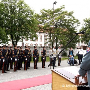 Čestná stráž prezidenta SR má nové uniformy