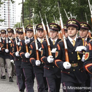 Čestná stráž prezidenta SR má nové uniformy