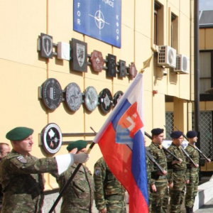 Pred veliteľstvom KFOR
