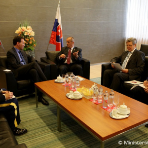 Minister Gajdoš rokoval o možnostiach spolupráce s novým americkým veľvyslancom A. Sterlingom