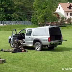Slovenskí a českí psovodi spoločne cvičia