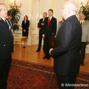 Menovanie a povýšenie generálov