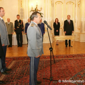 Menovanie a povýšenie generálov