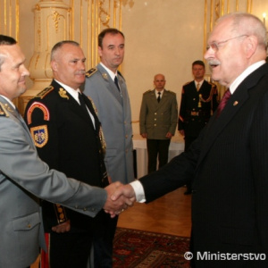 Menovanie a povýšenie generálov