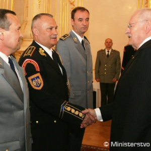 Menovanie a povýšenie generálov