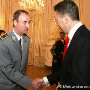 Menovanie a povýšenie generálov