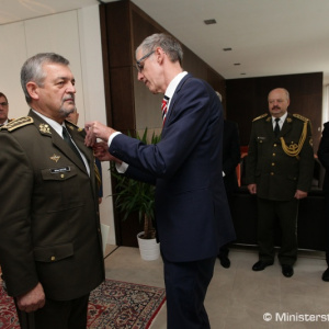 Náčelníka Generálneho štábu OS SR gen. M. Maxima ocenili najvyšším nemeckým vojenským vyznamenaním 
