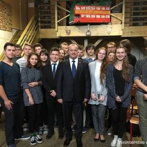 Minister Gajdoš diskutoval s gymnazistami v Sučanoch o témach obrany a bezpečnosti