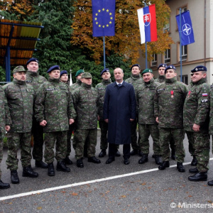 Minister Gajdoš ocenil vojakov a vojenských policajtov za nezištnú pomoc občanom