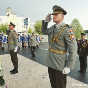 Spomienku na generála M. R. Štefánika si uctili na mieste tragickej nehody v Ivanke pri Dunaji