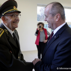 Minister obrany P. Gajdoš zagratuloval generálmajorovi Šedivému k 95. narodeninám