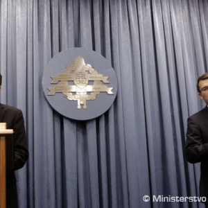 Tlačová konferencia ministra obrany Ľubomíra Galka a štátneho tajomníka Róberta Ondrejcsáka