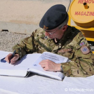 Slováci ocenení medailami NATO za ťažkú prácu a profesionalitu