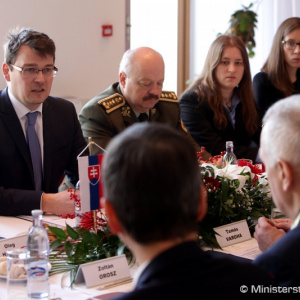 Slovensko-maďarská zmiešaná komisia rokovala o aktuálnych otázkach vojenskej spolupráce