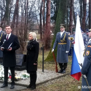 Štátny tajomník Miloš Koterec si v Novákoch pripomenul 8. výročie tragédie