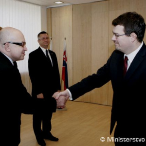 Stretnutie štátneho tajomníka Róberta Ondrejcsáka so slovinským veľvyslancom Stanislavom Vidovičom 