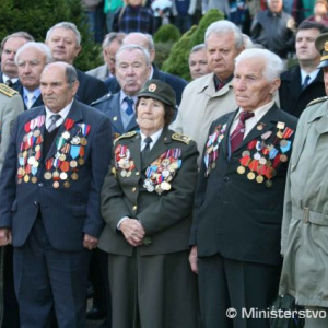 Slovenskí a českí vojnoví veteráni spomínajú na svojich bojových druhov