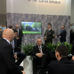 Minister Gajdoš na výstave IDEX 2017 v Spojených arabských emirátoch podporil slovenský obranný priemysel