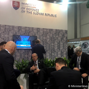Minister Gajdoš na výstave IDEX 2017 v Spojených arabských emirátoch podporil slovenský obranný priemysel