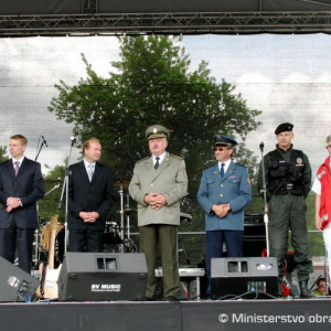 Vojaci, policajti, hasiči aj záchranári pod Poľanou