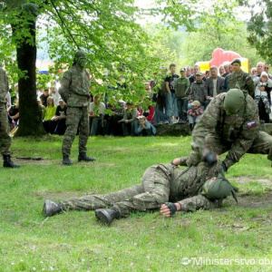Vojaci, policajti, hasiči aj záchranári pod Poľanou