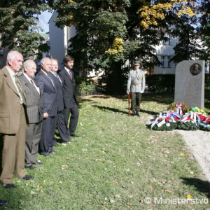 K dôstojnosti podujatia prispeli aj vojaci Čestnej stráže ozbrojených síl SR a vojenská hudba z Banskej Bystrice.