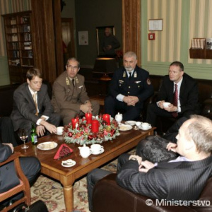 Jednanie riaditeľov pre obrannú politiku krajín V4